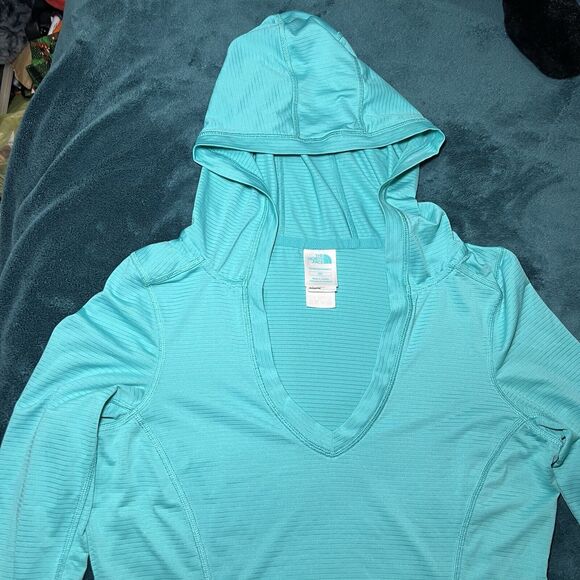 The North Face Women's Size: Small Green‎ Blue V Neck 3/4 Sleeve Hooded Pullover - Picture 3 of 6
